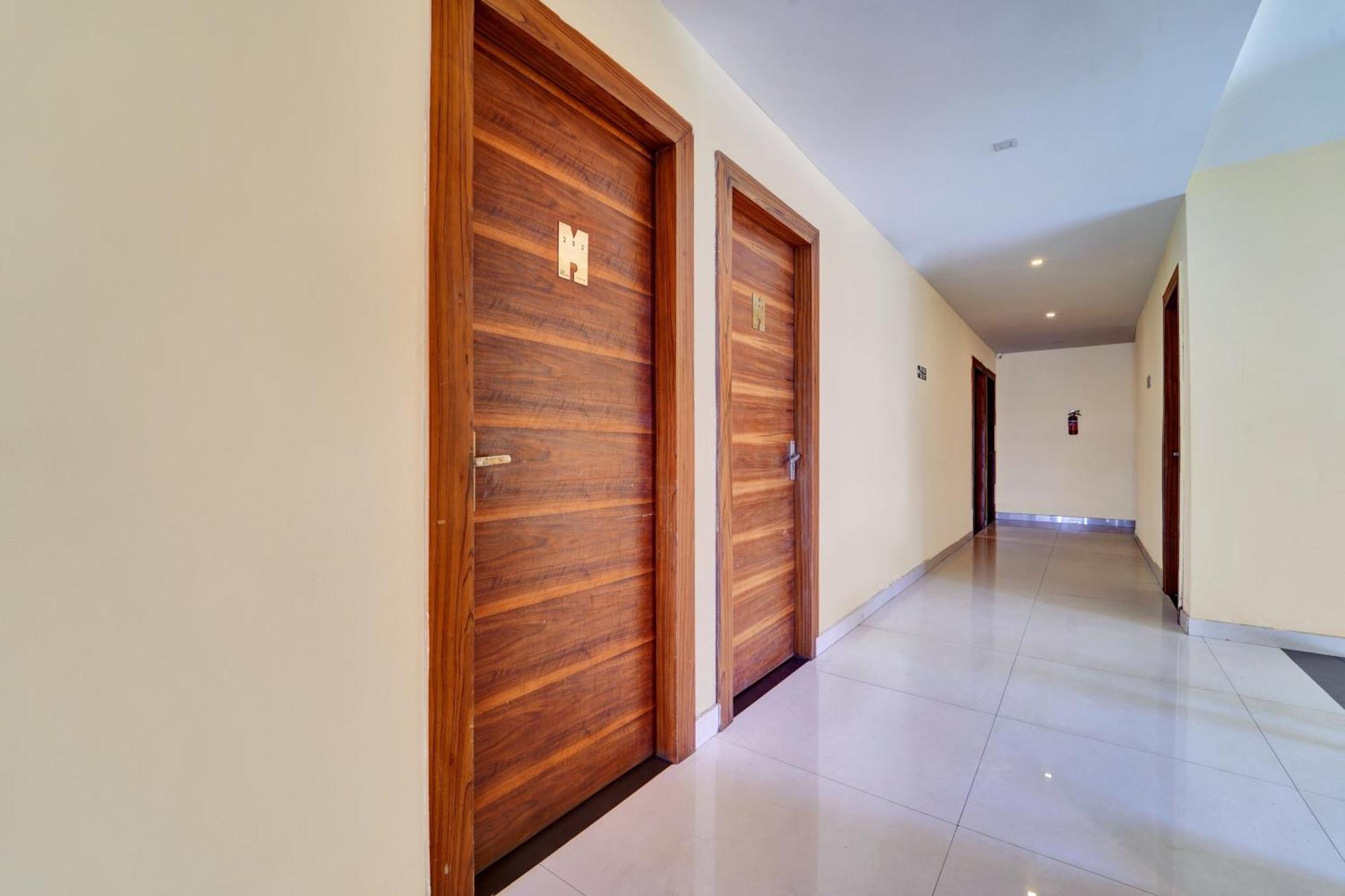 Отель Super Townhouse Ernakulam North Коччи Экстерьер фото